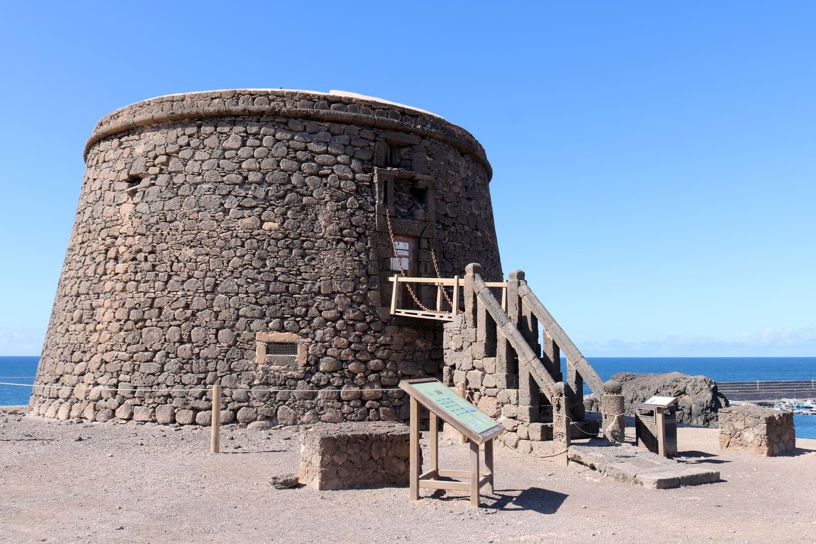 La Torre del Tostón, torre di difesa del Settecento a El Cotillo