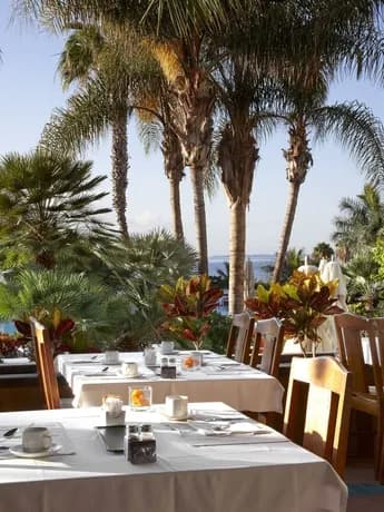Princesa Yaiza Suite Hotel Resort