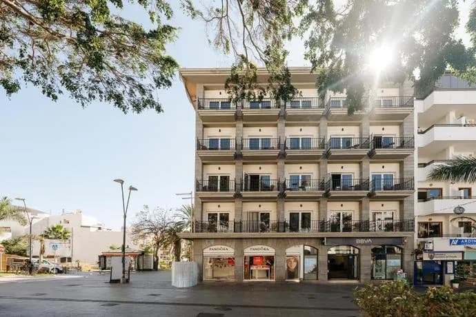 Labranda Reverón Plaza