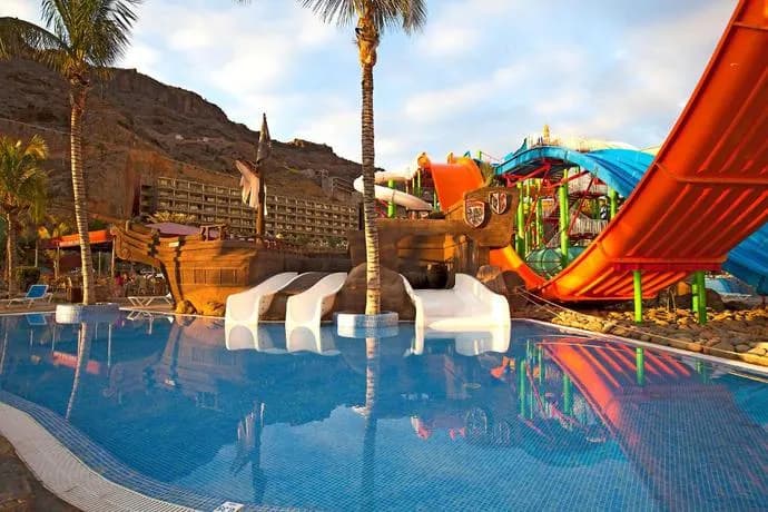 LIVVO Valle Taurito & Aquapark