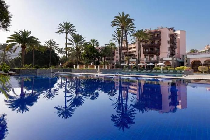 Santa Catalina a Royal Hideaway